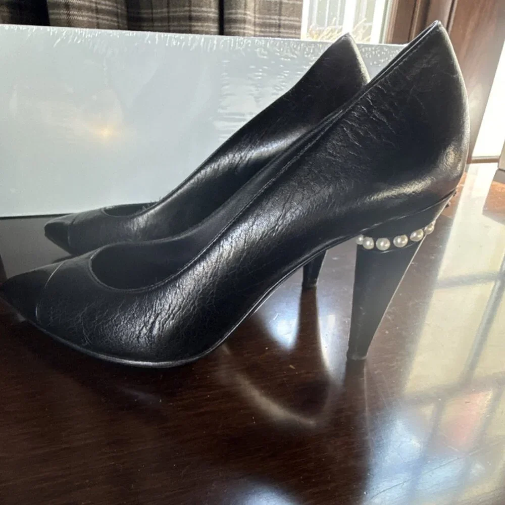 CHANEL Black Leather Pointed Toe Stiletto Pumps Pearl Logo Women's EU 37.5 US 7 - Picture 4 of 5